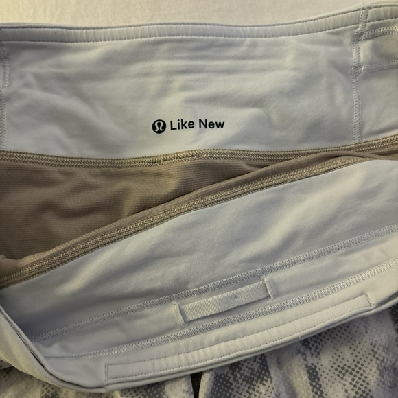 Lulu lemon shorts - Picture 4 of 4